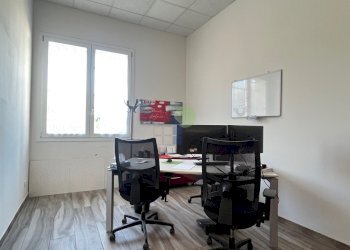 ufficio direzionale - Locale Commerciale Via Grotta delle Fate 89, Livorno - foto 8