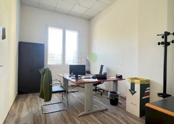 ufficio direzionale - Locale Commerciale Via Grotta delle Fate 89, Livorno - foto 9