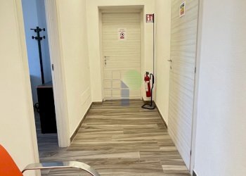 corridoio - Locale Commerciale Via Grotta delle Fate 89, Livorno - foto 10