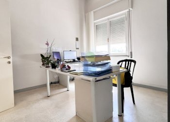 terzo ufficio operativo - Office Via L. da Vinci 35, Livorno - photo 17