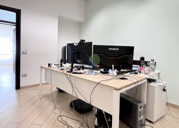 ufficio operativo - Ufficio Via L. da Vinci 35, Livorno - foto 1