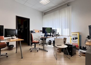ufficio operativo - Ufficio Via L. da Vinci 35, Livorno - foto 10