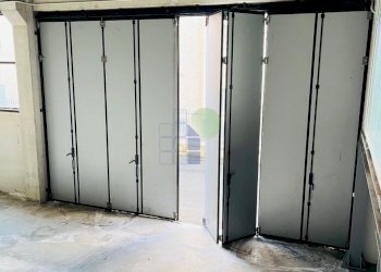 portone di accesso al capannone - Commercial Premises Via Dell'Artigianato 43, Livorno - photo 11