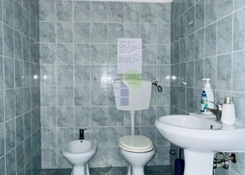 bagni degli uffici - Commercial Premises Via Dell'Artigianato 43, Livorno - photo 21