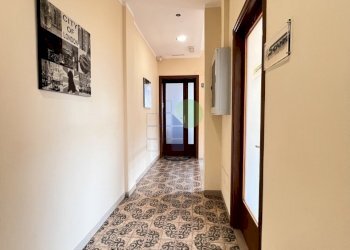 corridoio ingresso - Office Via Pian di Rota 10, Livorno - photo 5