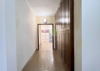 corridoio di ingresso - Office Via Pian di Rota 10, Livorno - photo 8