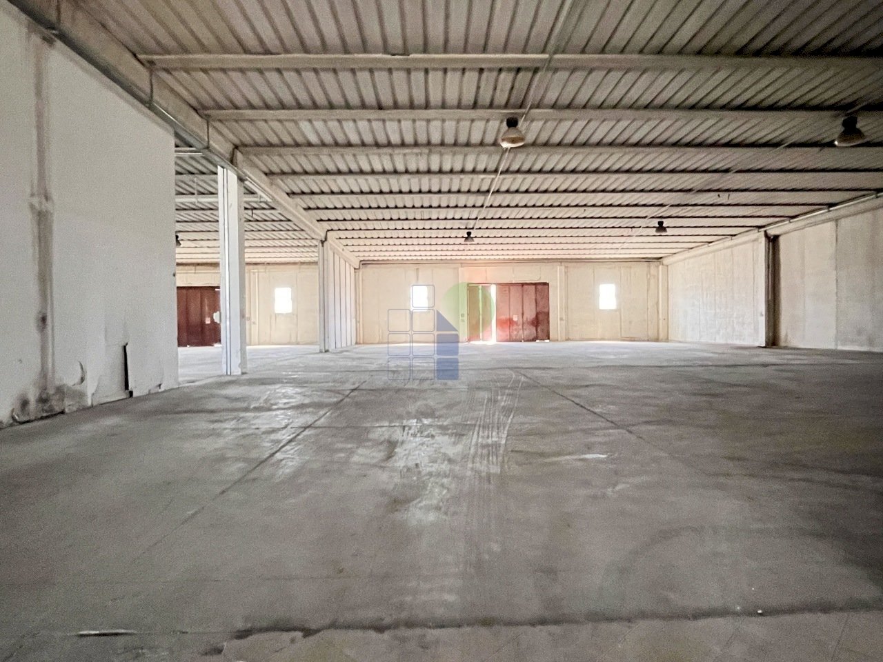 interno capannone - Commercial Premises Via per Rosignano 11, Rosignano Marittimo - photo 3