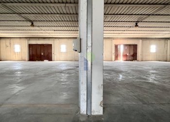 interno capannone - Commercial Premises Via per Rosignano 11, Rosignano Marittimo - photo 9