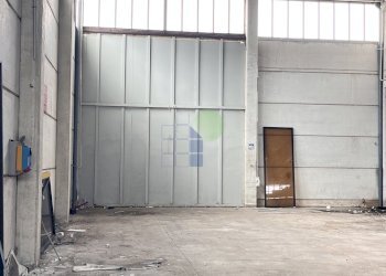 portone di ingresso al capannone - Commercial Premises Via dell'Artigianato 82, Livorno - photo 9