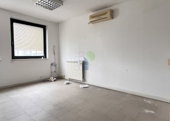 ufficio della palazzina - Commercial Premises Via dell'Artigianato 82, Livorno - photo 25