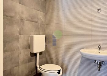 Bagno - Commercial Premises Via Buontalenti  80, Livorno - photo 4