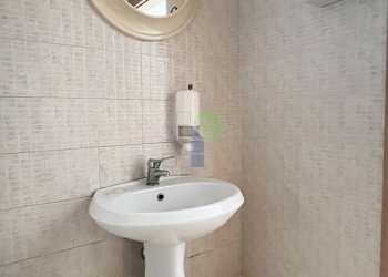 bagno - Office Via degli Arrotini 11, Livorno - photo 9