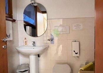 bagno - Office Via L. da Vinci 36, Livorno - photo 5