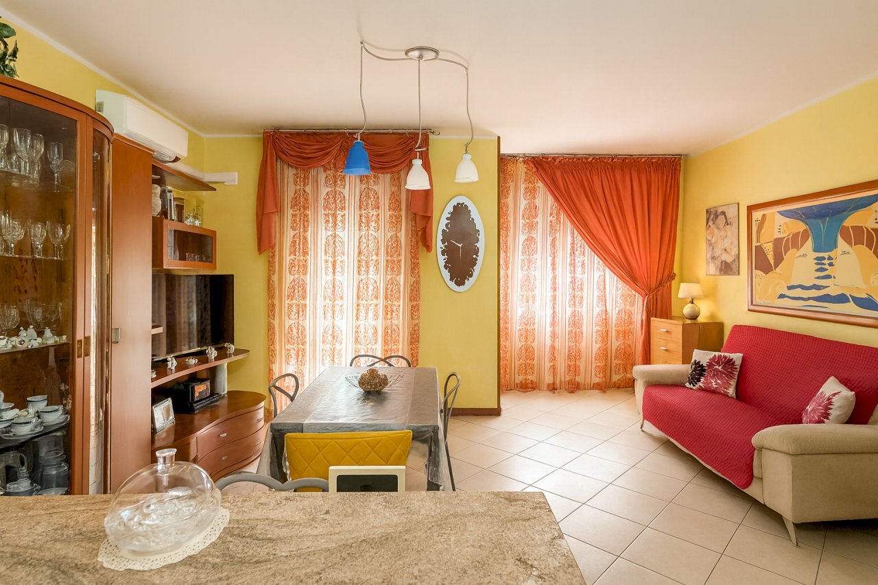 3c1e0c3e-9a62-40f7-8bda-8c47239c3ae9.png - Quadrilocale Via Monte Nero 1, Arona - foto 1