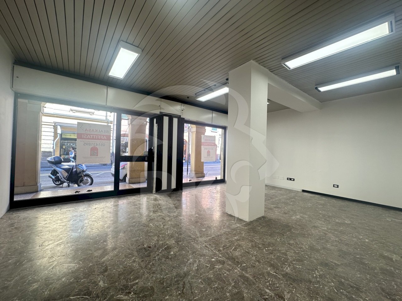 IMG_8767.jpeg - Commercial Premises VIA SANT'ISAIA 72, Bologna - photo 2