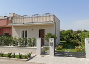 Gemini_Generated_Image_bdxaeabdxaeabdxa.png - Villa a Schiera Via Scicli 35, Siracusa - foto 1