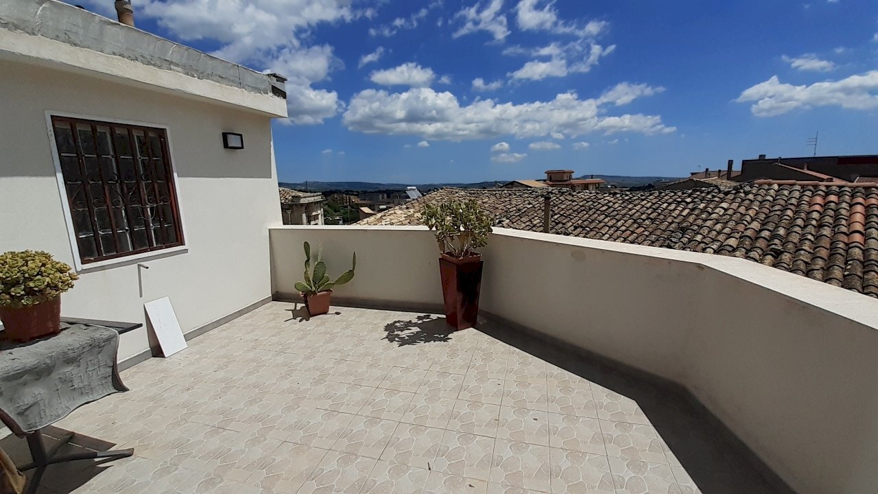 20250528_115149.jpg - Villa Via Sant'Antonio 20, Palazzolo Acreide - foto 1