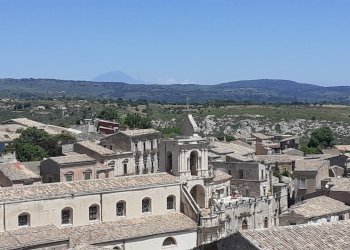 20250522_115341.jpg - Villa Via Lenza 5353, Palazzolo Acreide - foto 1