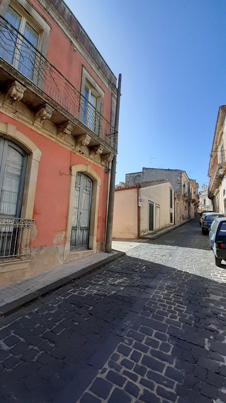 20231020_114105.jpg - Casa indipendente Via Nicolò Zocco 3434, Palazzolo Acreide - foto 1