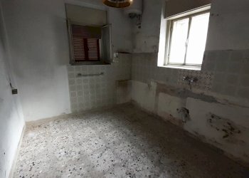 cucina al piano terra.jpg - Villa Via Scalilli 2121, Palazzolo Acreide - foto 5