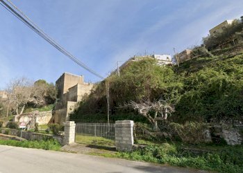 esterno terreno.jpg - Terreno agricolo Via  Roma, Palazzolo Acreide - foto 20