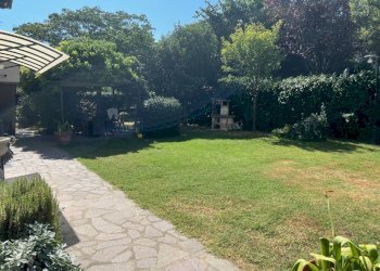 IMG_7193.JPG - Villa Montemurlo - foto 1