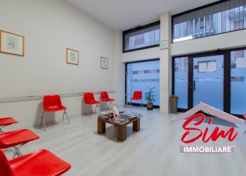 Negozio in vendita in San Martino - Ufficio Via Perazzi sn, Novara - foto 1