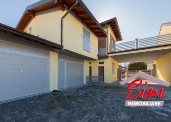 Villa bifamiliare in vendita a Casaleggio - Villa Viale Roma sn, Casaleggio Novara - foto 1