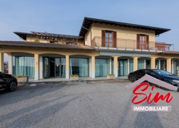 Locale commerciale in vendita ad Oleggio - Locale Commerciale Via Vecchia Circonvallazione sn, Oleggio - foto 1