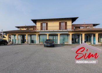 Locale commerciale in vendita ad Oleggio - Locale Commerciale Via Vecchia Circonvallazione sn, Oleggio - foto 2