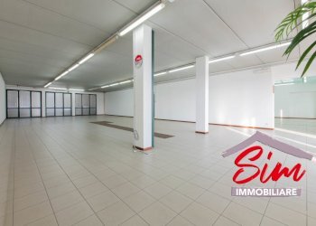 Locale commerciale in vendita ad Oleggio - Locale Commerciale Via Vecchia Circonvallazione sn, Oleggio - foto 5