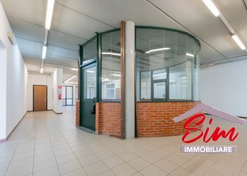 Locale commerciale in vendita ad Oleggio - Locale Commerciale Via Vecchia Circonvallazione sn, Oleggio - foto 7