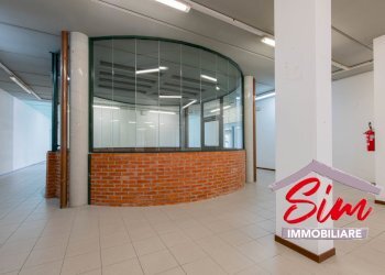 Locale commerciale in vendita ad Oleggio - Locale Commerciale Via Vecchia Circonvallazione sn, Oleggio - foto 9