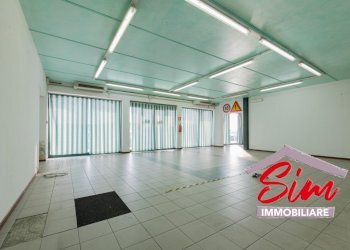 Locale commerciale in vendita ad Oleggio - Locale Commerciale Via Vecchia Circonvallazione sn, Oleggio - foto 10