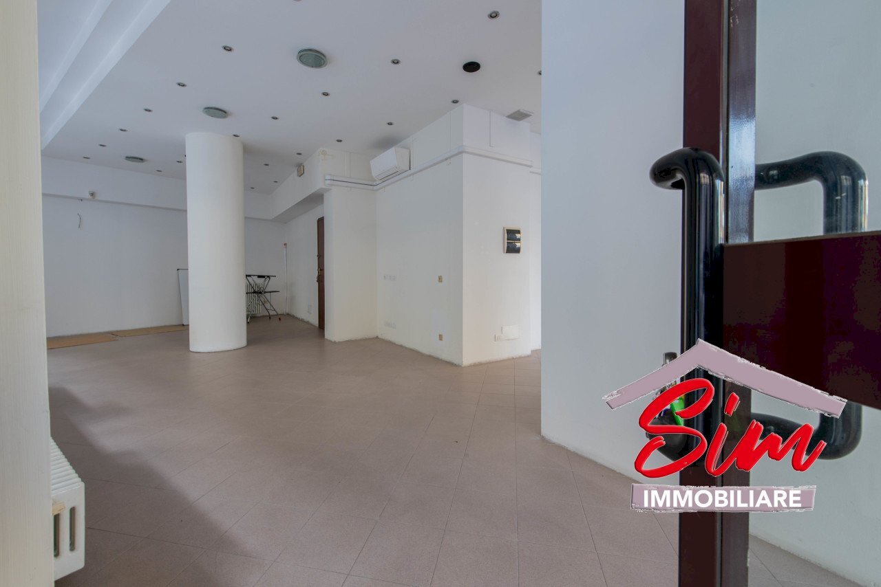 Negozio in vendita a Novara - Locale Commerciale Viale Dante Alighieri sn, Novara - foto 2