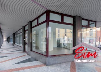 Negozio in vendita a Novara - Locale Commerciale Viale Dante Alighieri sn, Novara - foto 1