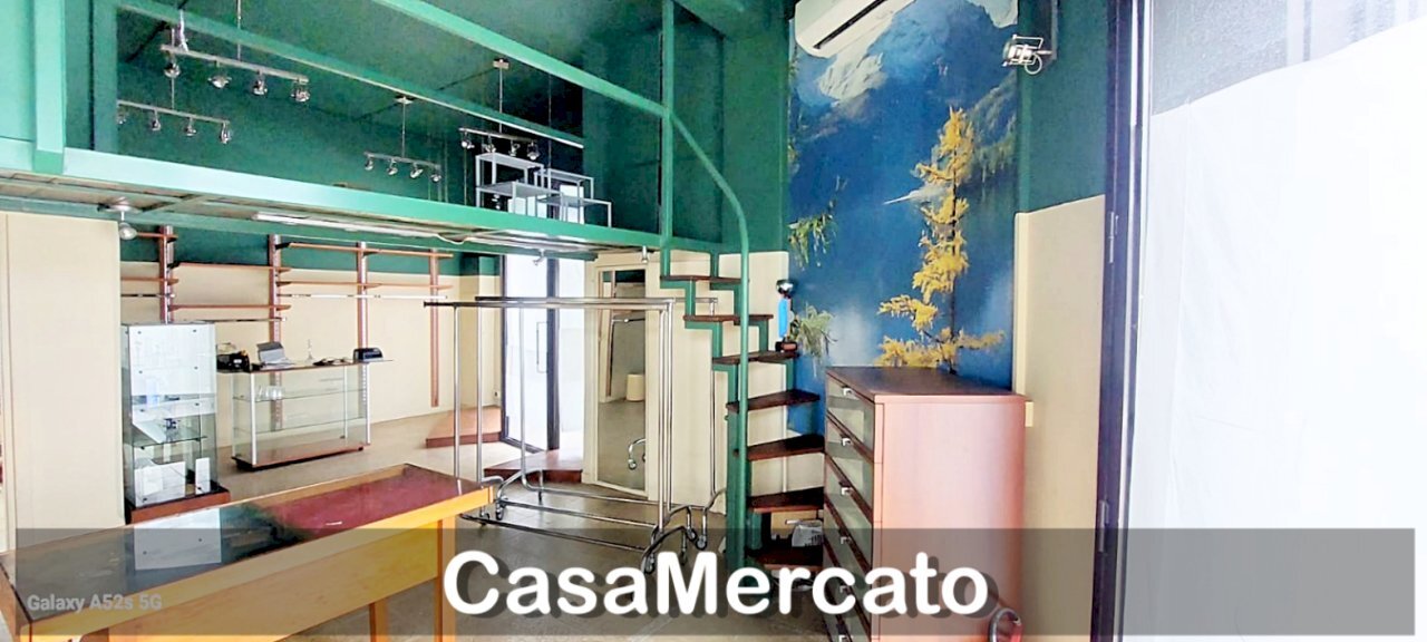 3.jpg - Commercial Premises Via Frascati, Rocca di Papa - photo 1