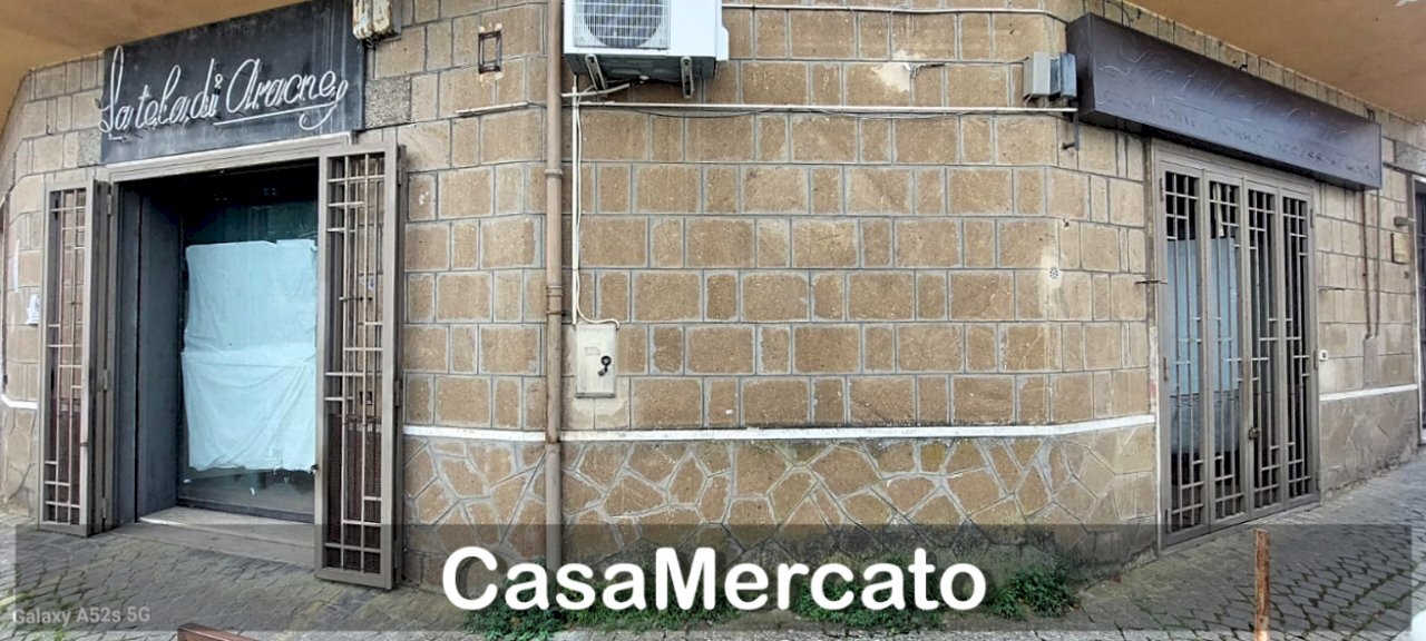 1.jpg - Commercial Premises Via Frascati, Rocca di Papa - photo 2