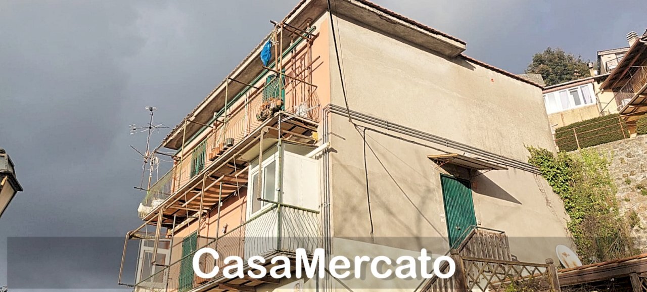 2.jpg - Trilocale Via Monte Cavo, Rocca di Papa - foto 2