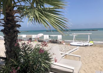 Resort strand (11).JPG - Stabilimento balneare Grottammare - foto 13
