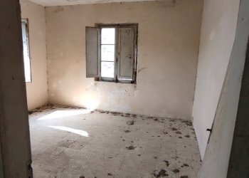 14  CONTROGUERRA CASOLARE  DA RISTRUTTURARE IN ADE - Casa indipendente Controguerra - foto 12