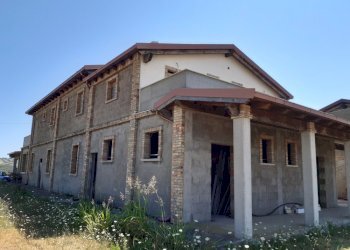 06 TORTORETO - COUNTRY HOUSE DA RISTRUTTURARE.jpg - Independent house Tortoreto - photo 6