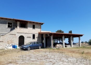 09 TORTORETO - COUNTRY HOUSE DA RISTRUTTURARE.jpg - Albergo - Struttura ricettiva Tortoreto - foto 9