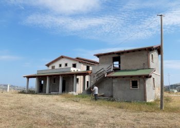 10 TORTORETO - COUNTRY HOUSE DA RISTRUTTURARE.jpg - Albergo - Struttura ricettiva Tortoreto - foto 10