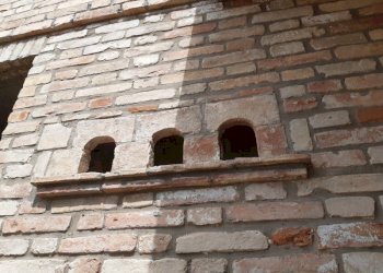 18 TORTORETO - COUNTRY HOUSE DA RISTRUTTURARE.jpg - Albergo - Struttura ricettiva Tortoreto - foto 18