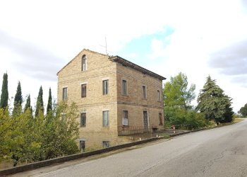 01 CASOLARE DI CAMPAGNA DA RISTRUTTURARE  .jpg - Casa indipendente Fermo - foto 2