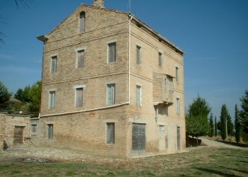 02 CASOLARE DI CAMPAGNA DA RISTRUTTURARE .JPG - Casa indipendente Fermo - foto 3