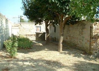 16 CASOLARE DI CAMPAGNA DA RISTRUTTURARE.JPG - Casa indipendente Fermo - foto 16