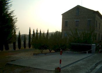 28 CASOLARE DI CAMPAGNA DA RISTRUTTURARE.JPG - Casa indipendente Fermo - foto 28