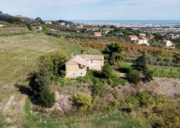 05 MONTEPRANDONE - TERRENO EDIFICABILE  CON RUDERE - Casa indipendente Monteprandone - foto 7